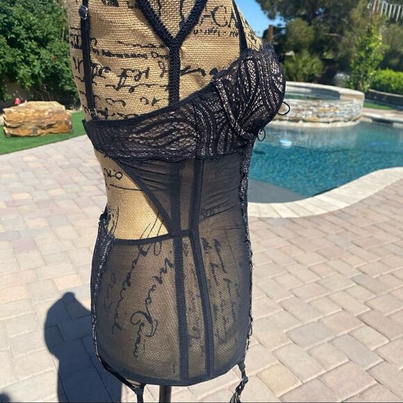 VICTORIA SECRET LINGERIE - Picture 9 of 11